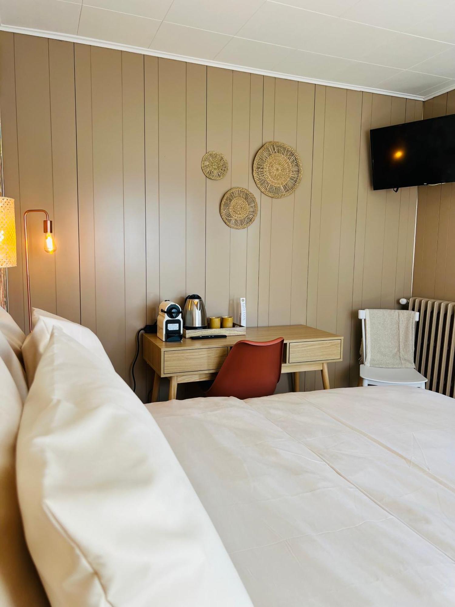Motel Les Broussailles Mesves-sur-Loire Buitenkant foto