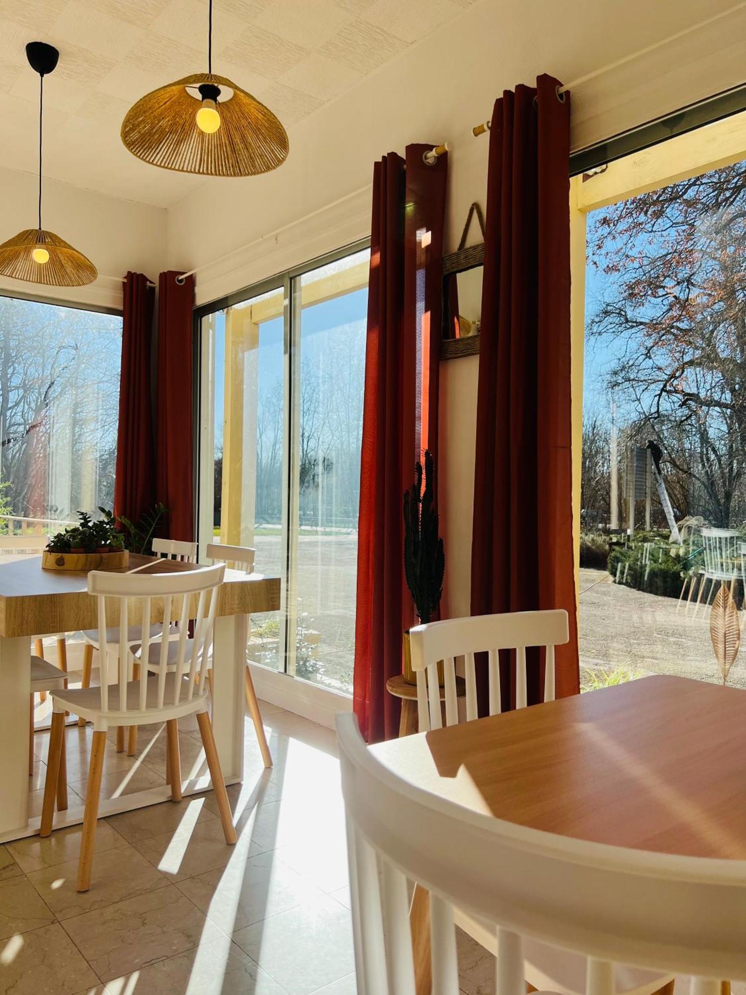 Motel Les Broussailles Mesves-sur-Loire Buitenkant foto