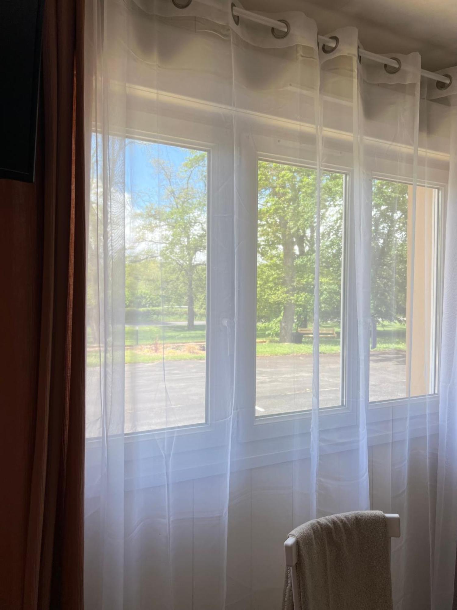 Motel Les Broussailles Mesves-sur-Loire Buitenkant foto