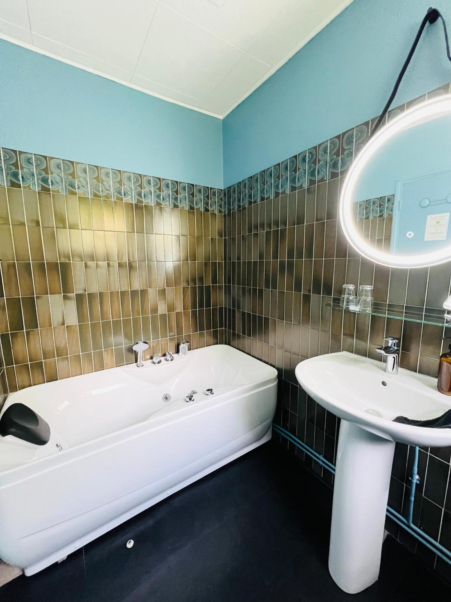 Motel Les Broussailles Mesves-sur-Loire Buitenkant foto
