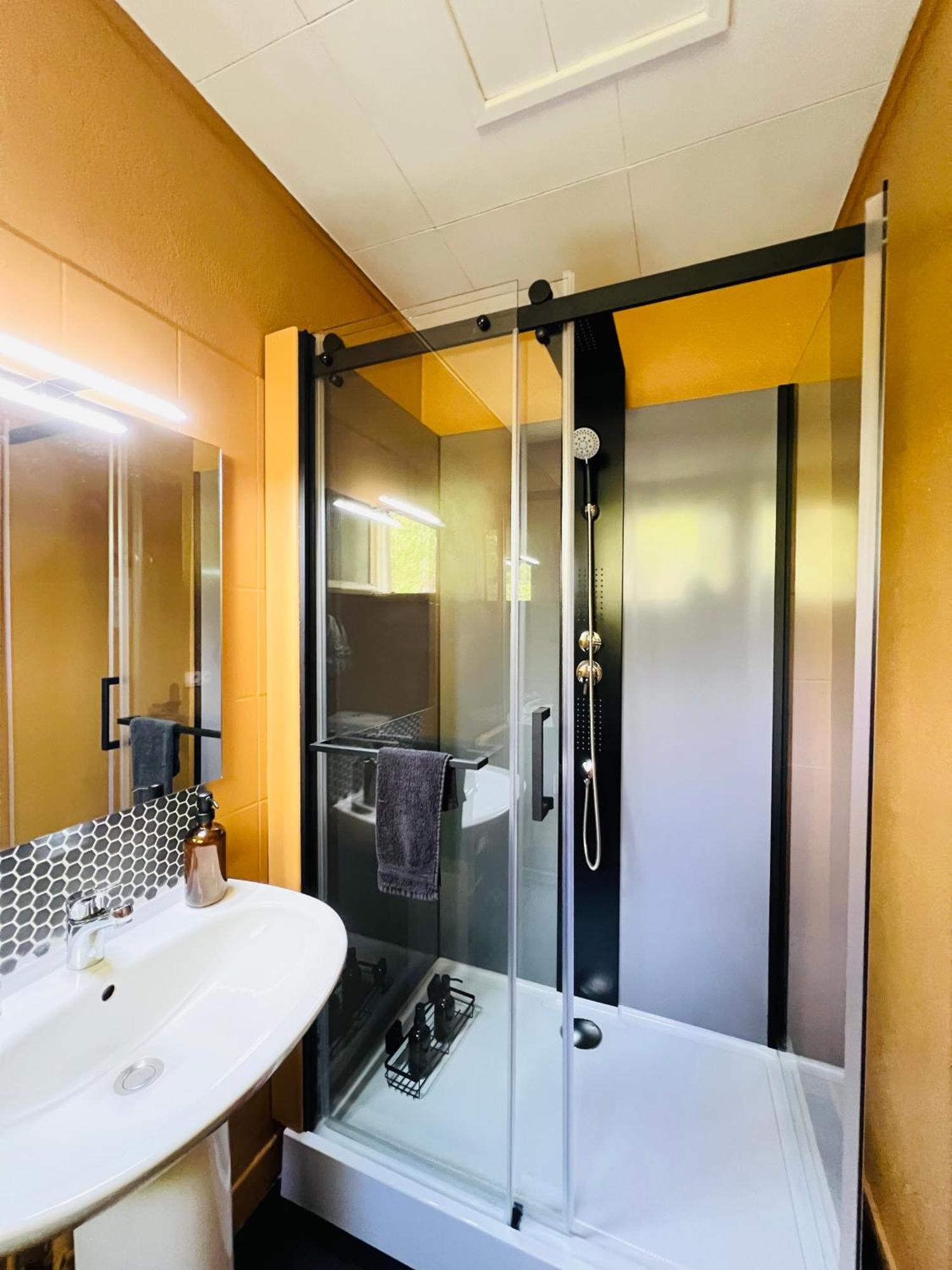 Motel Les Broussailles Mesves-sur-Loire Buitenkant foto